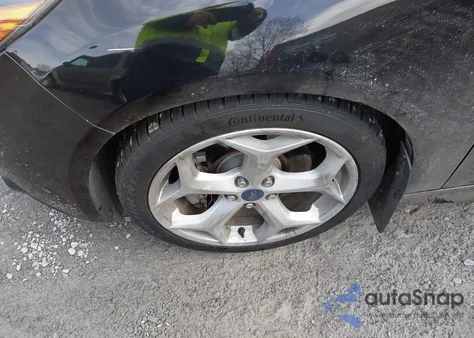 2014 Ford Focus St z USA, uszkodzony, nr VIN 1FADP3L97EL353338